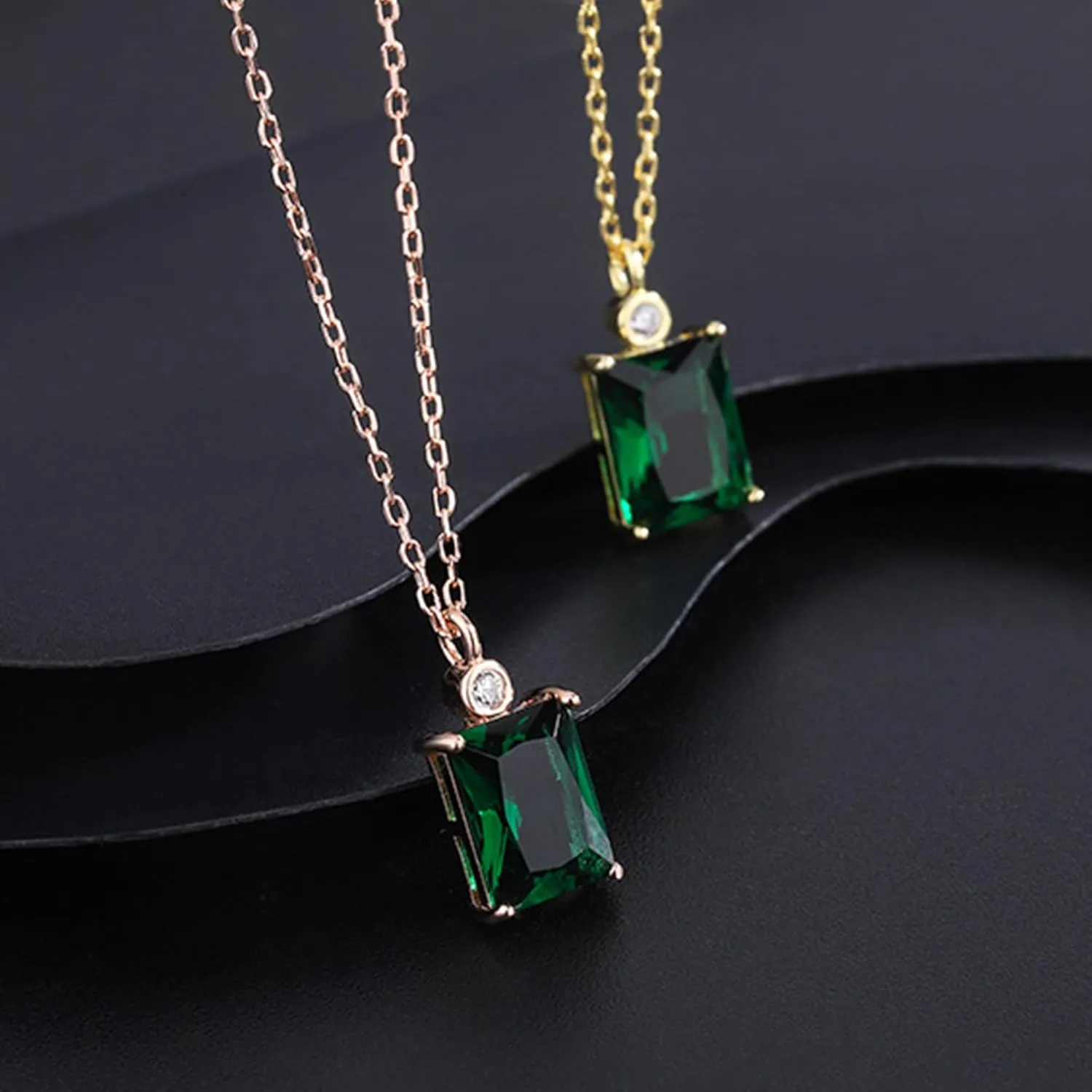 14K Gold Moissanite Square Cut Necklace with Emerald Pendant, Ideal Emerald Birthstone Necklace Gift for Your Elegant Lady