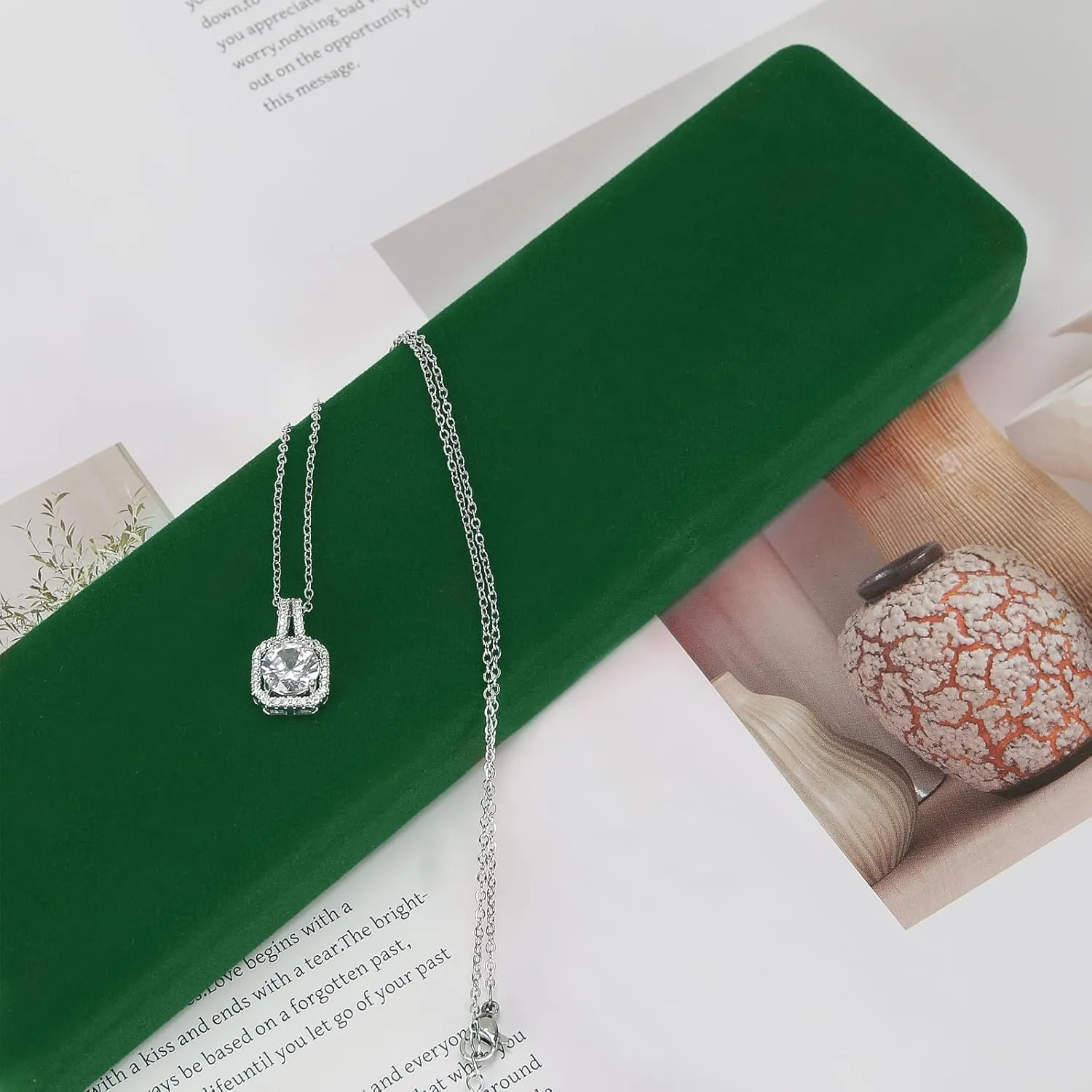 2 Pieces Metal Velvet Necklace Bracelet Gift Box, Soft Lining Bracelet Pendant Long Chain Organizer Holder Display Case for Wedding Engagement Birthday Anniversary (Green)