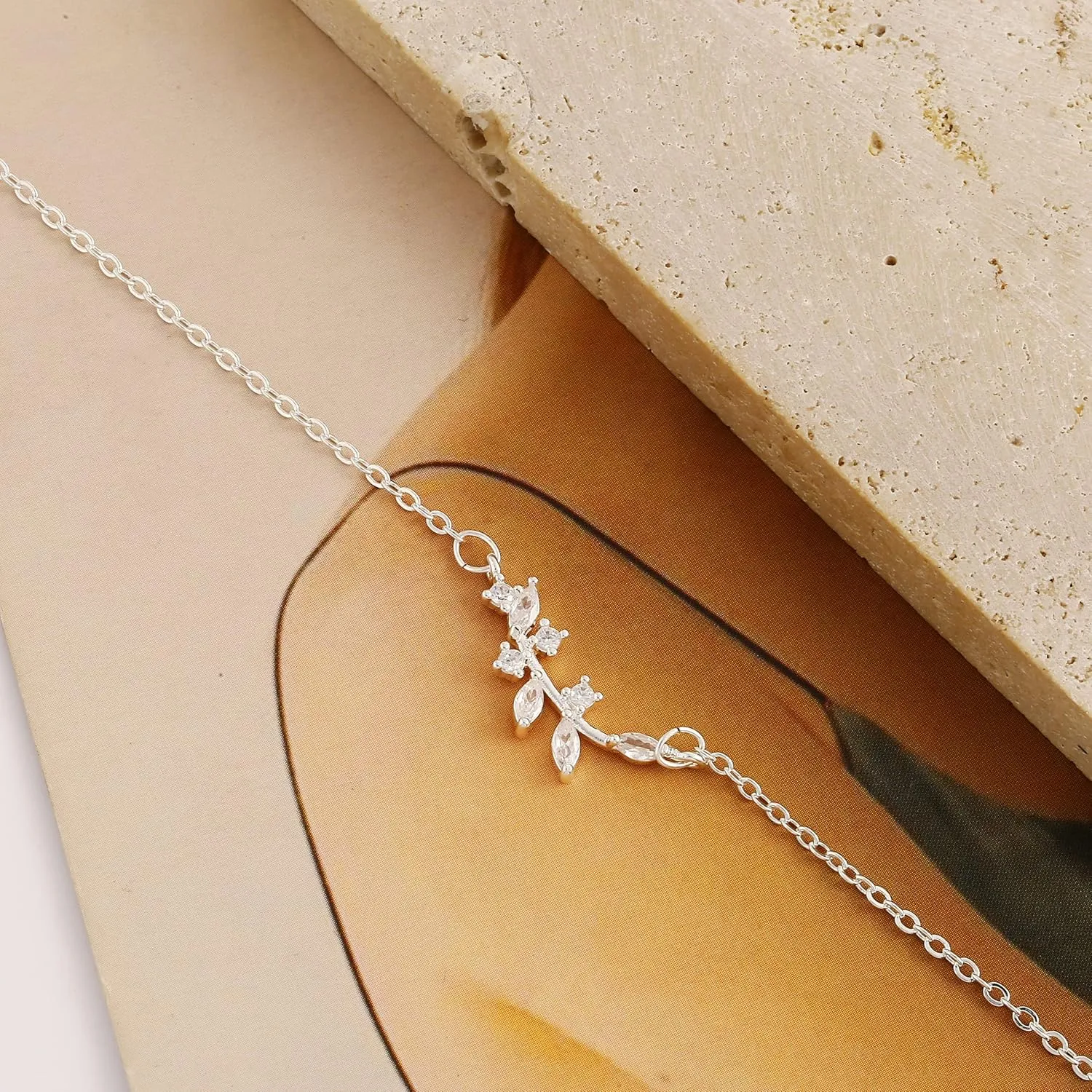CAROVO CZ Solitaire Choker Pendant Necklace for Women Dainty Cubic Zirconia Necklace 14K Gold Planted Diamond Solitaire Choker Chain Pendant Necklace for Women