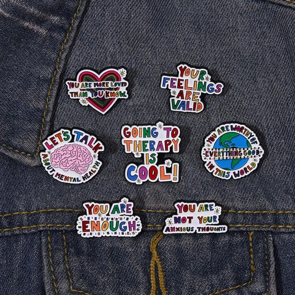 Cartoon English letter Love heart Pink brain Styling Creative Clothing Backpack Alloy dripping oil brooch for women and men