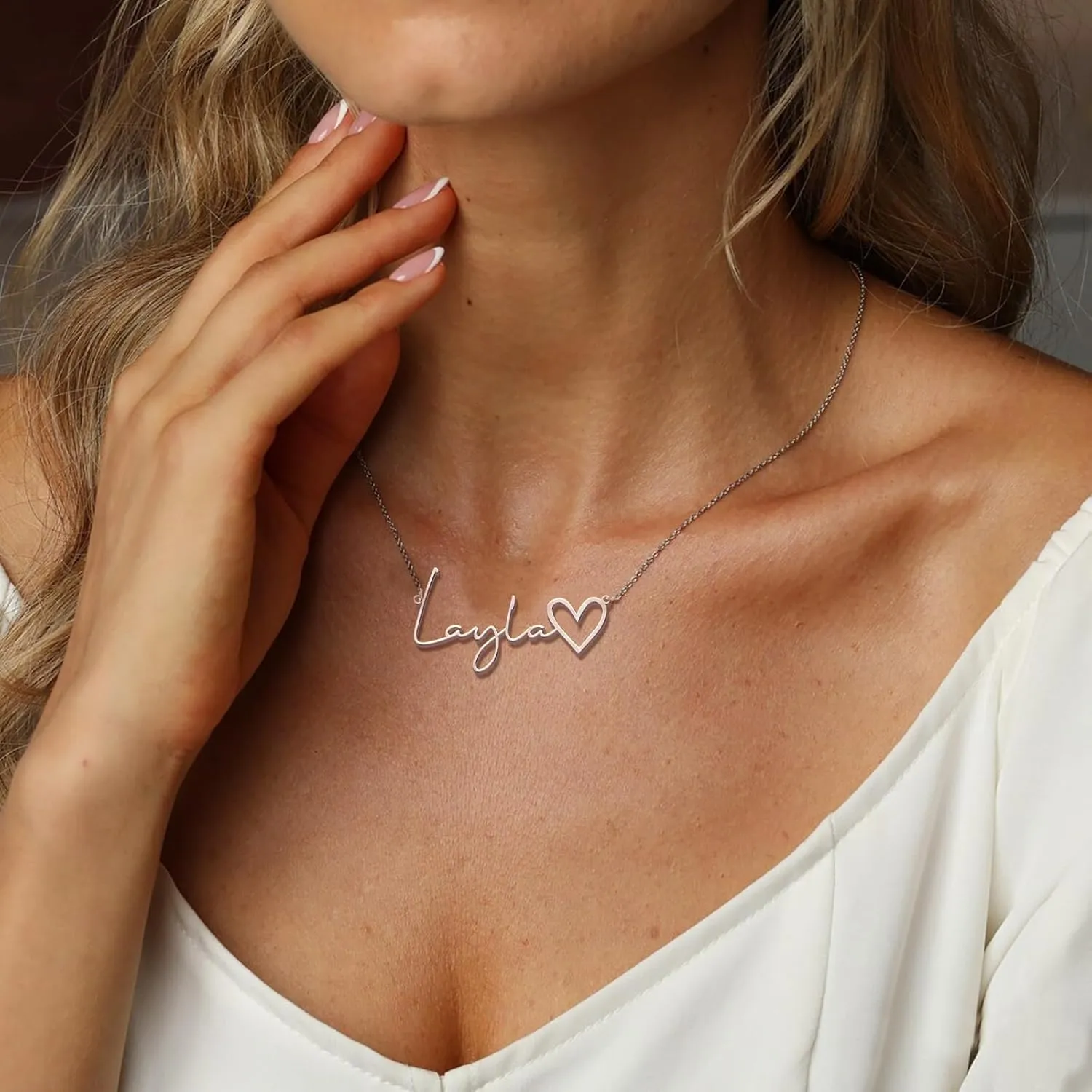 Custom Name Necklace Personalized Gifts for Women 18K Gold Plated Customized Necklaces with Name Birthday Nameplate Gifts for Her
