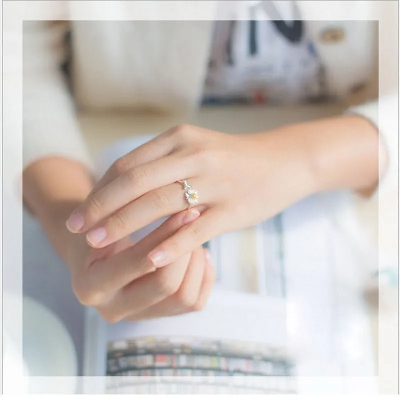Delicate Daisy Flower Ring for Women