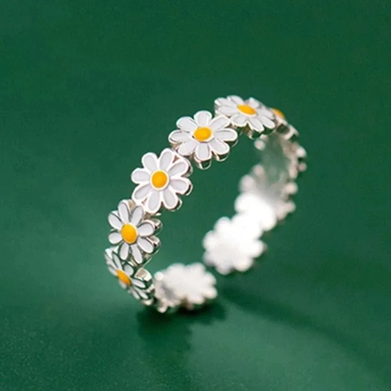 Delicate Daisy Flower Ring for Women
