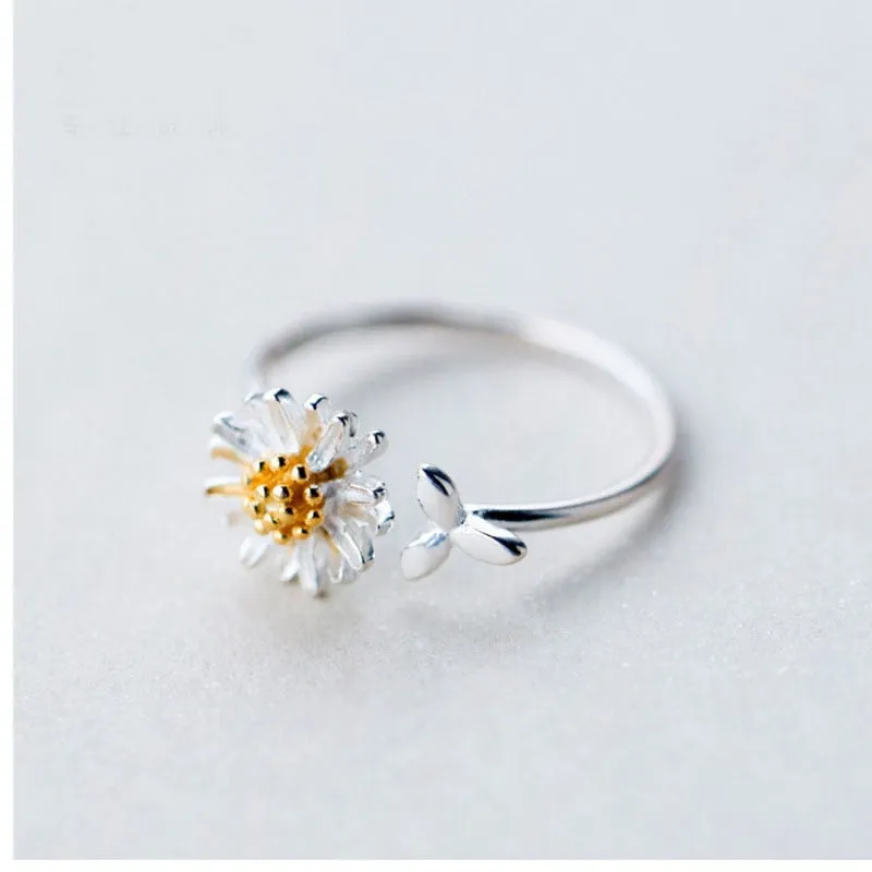 Delicate Daisy Flower Ring for Women