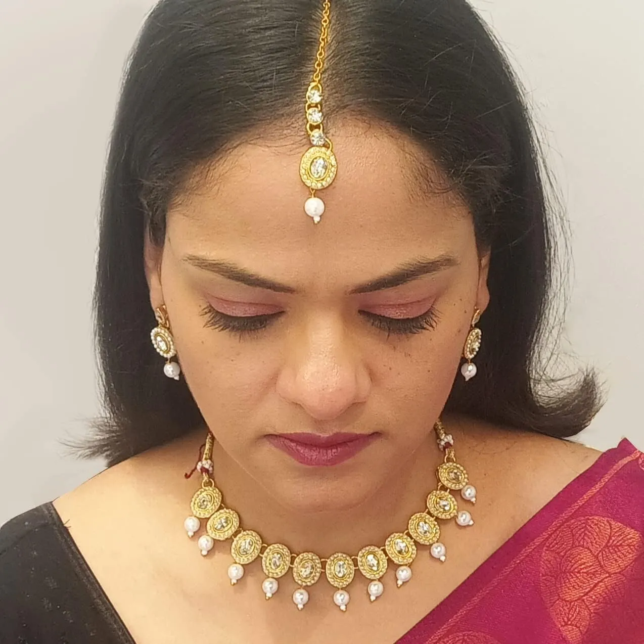 Efulgenz Crystal Kundan Choker Sets for Women Indian Jewelry Crystal Faux Pearl Beads Necklace Earrings Maang Tikka Head Chain Bollywood Wedding Bridal Set Jewellery