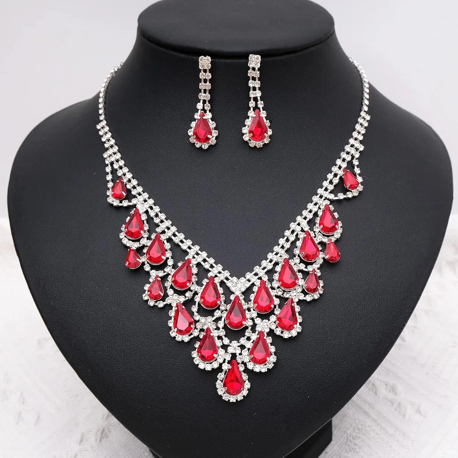 Elegant Teardrop Crystal Bib Necklace Silver Drop Earrings Set for Bride Bridesmaid Bridal Wedding Dress Jewelry Sets Accessories Women
