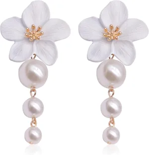 Floral Pearl Earrings for Women Dainty Flower Jewelry Spring Trendy Elegant Studs 2025 Lightweight Hypoallergenic Accessories