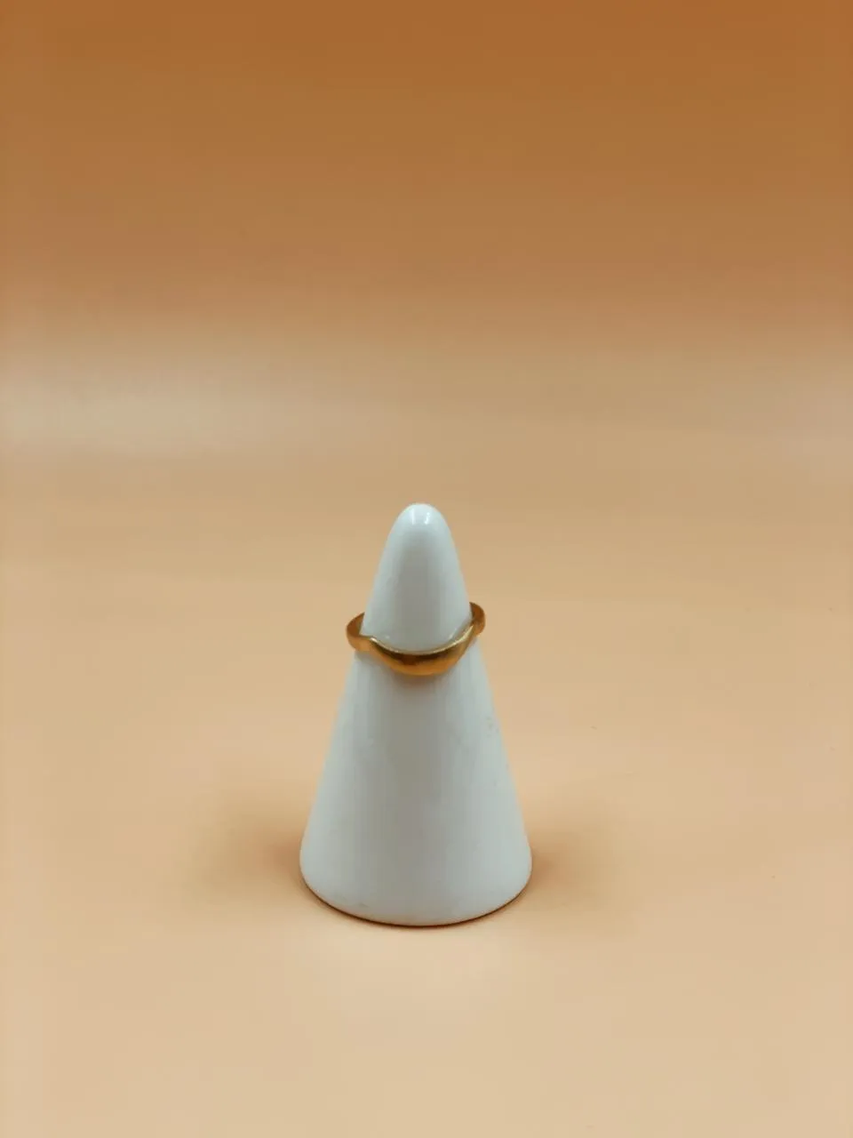 Gil Sleeping Crescent Ring