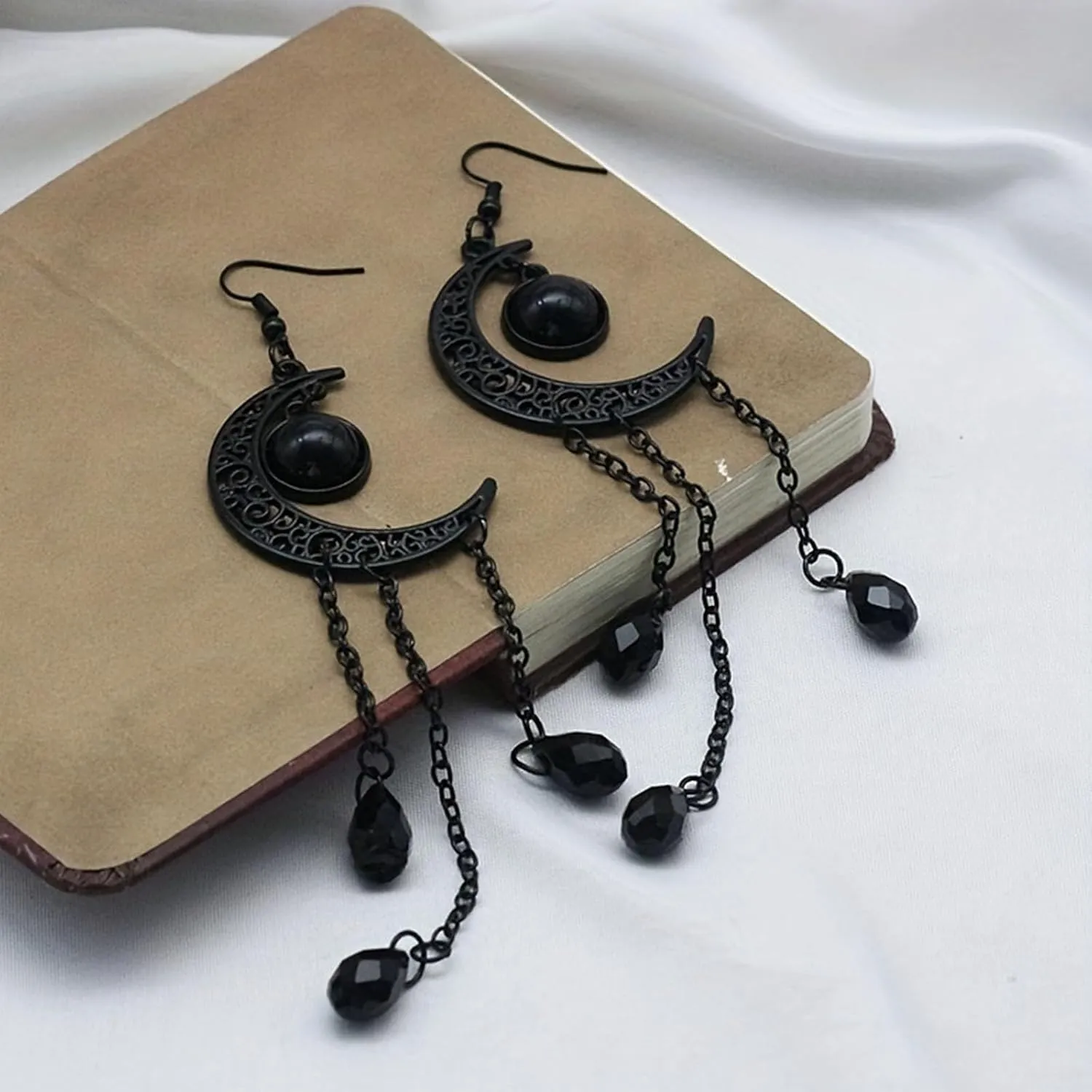 Goth Witch Moon Crystal Necklace - Black Vintage Crescent Necklace - Punk Style Gothic Jewelry Gift for Women