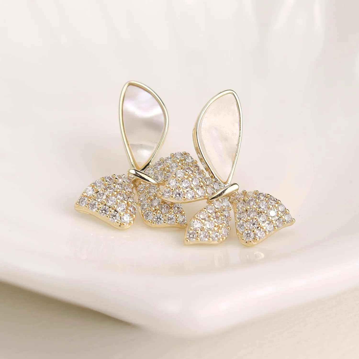 JeanBeau Snowflake Bow Heart Stud Earrings for Women Teen, Cute Sparkly Cubic Zirconia Rhinestone Shell Cartilage Hypoallergenic Holiday Prom Wedding Fashion Jewelry Gift
