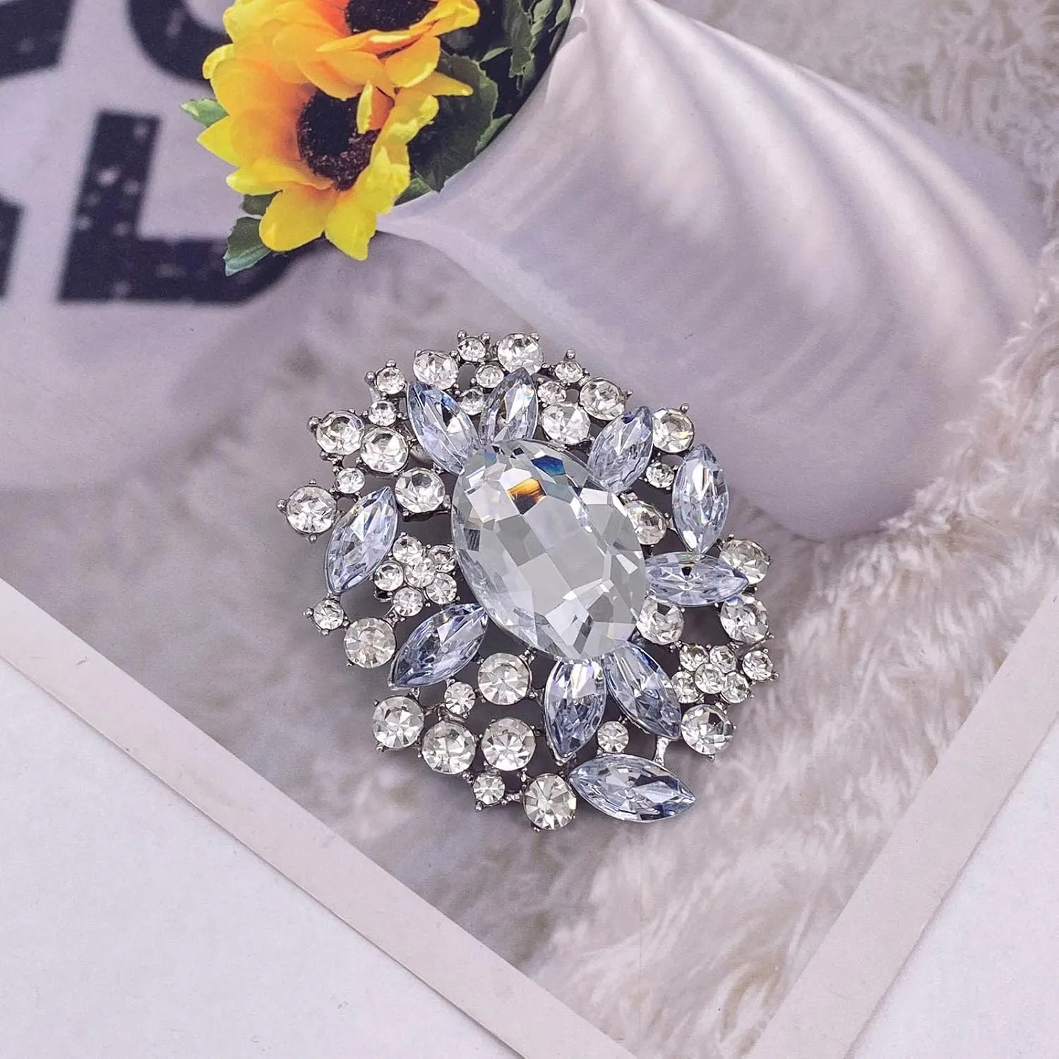 LAXPICOL Vintage Austrian Crystal Elegant Flower Brooch for Women Broach Pin Wedding Jewelry Antique-Gold Tone