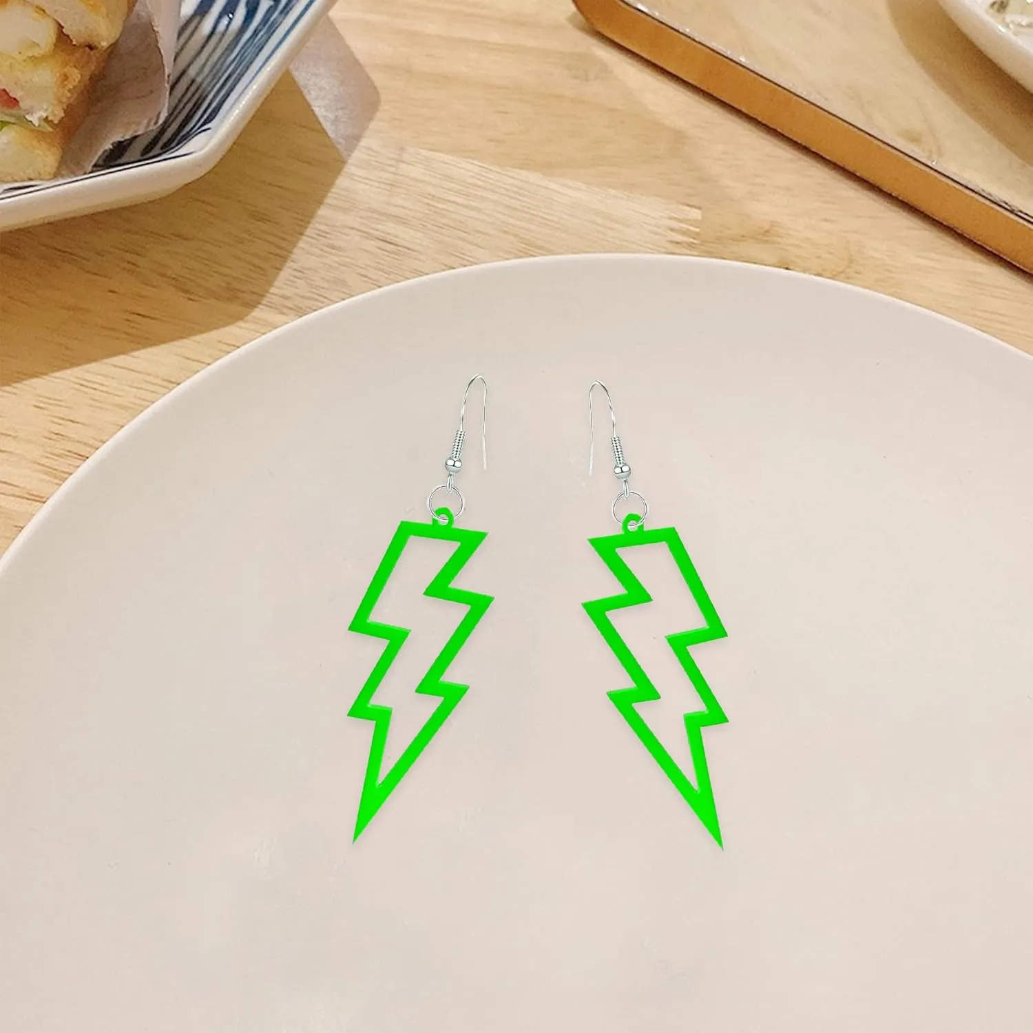 Lighting Neon Earrings Acrylic Exaggerated Lightning Bolt Dangle Drop Pendant Vintage Earrings Halloween Retro 80 90 Party Costume Accessories Jewelry for Women