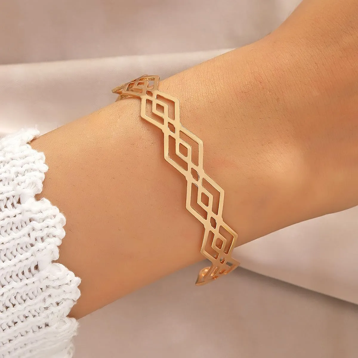 Minimalist Arm Cuff Layered Bracelet for Women Upper Arm Cuff Bracelet Elegant Bangle Round Bracelet for Party Accessories