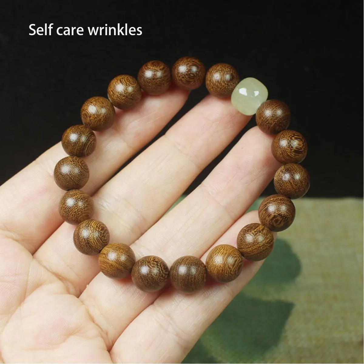 Natural wooden bead chain bracelet, round beads, elastic stretch, elegant natural pattern, with decoration and creativity