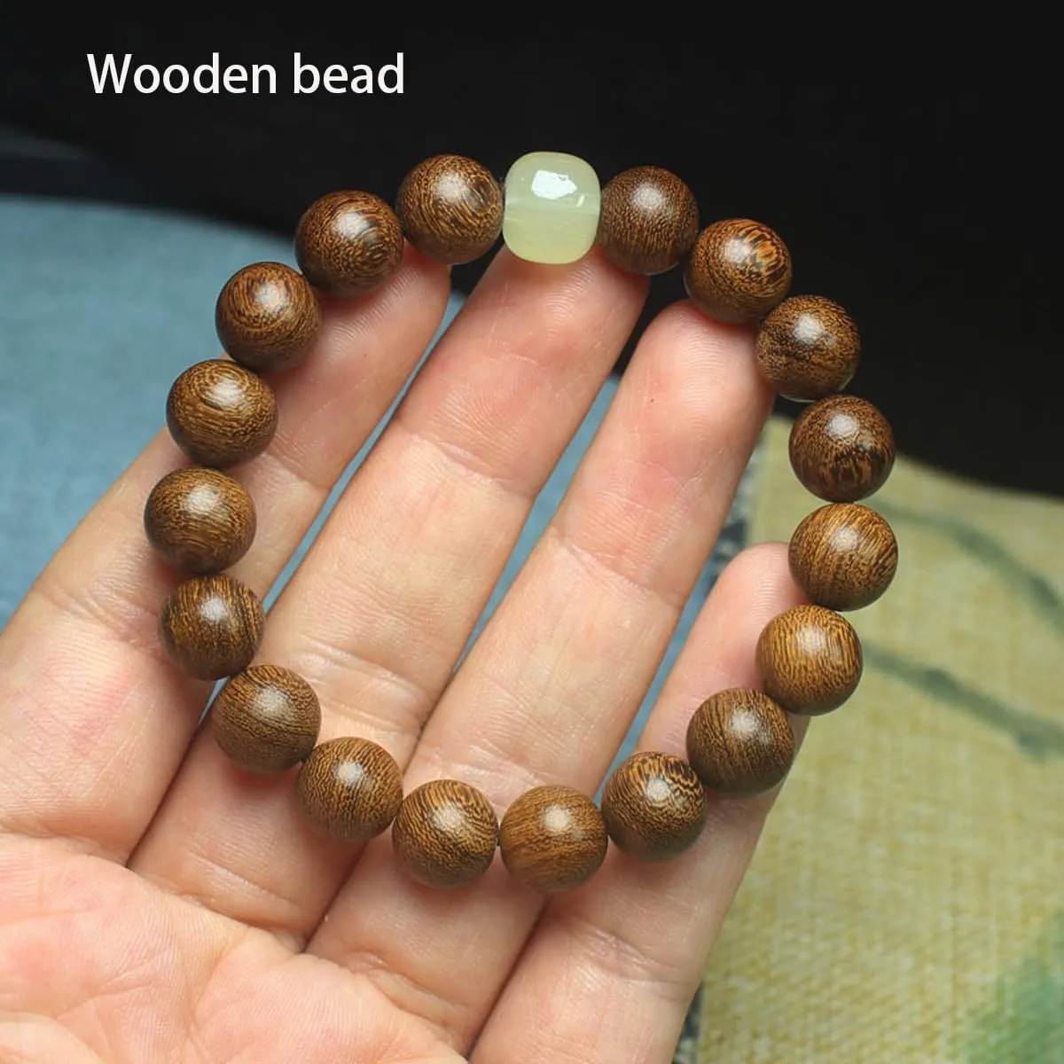 Natural wooden bead chain bracelet, round beads, elastic stretch, elegant natural pattern, with decoration and creativity