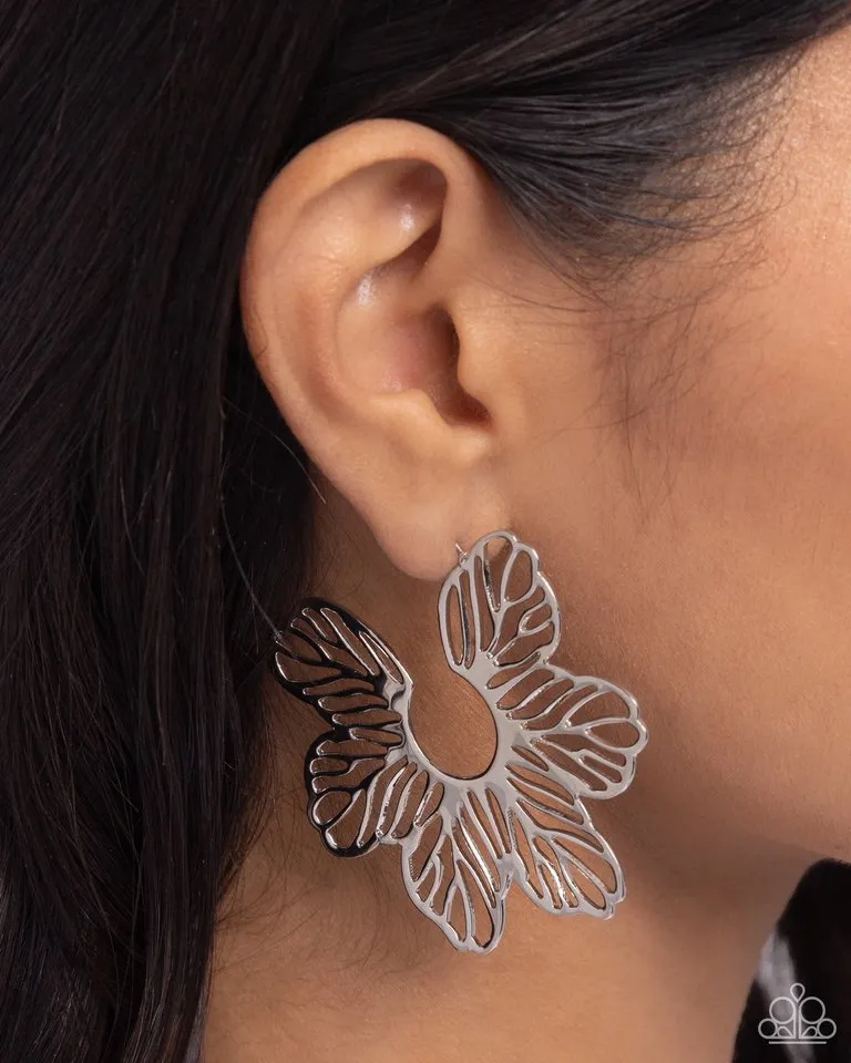 Paparazzi Earring ~ Floral Fame - Silver