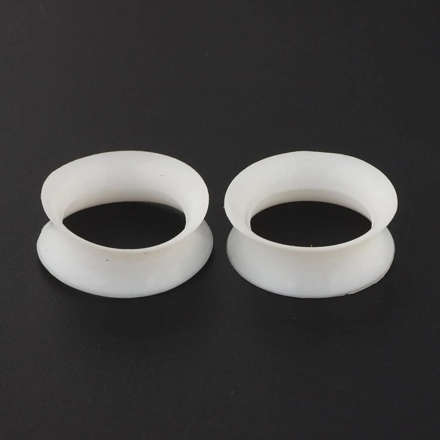 Plugs Gauges Elegant, Gauges for Ears Silicone Body Piercing Jewelry Tunnels Hoop Gift for Mens Womens
