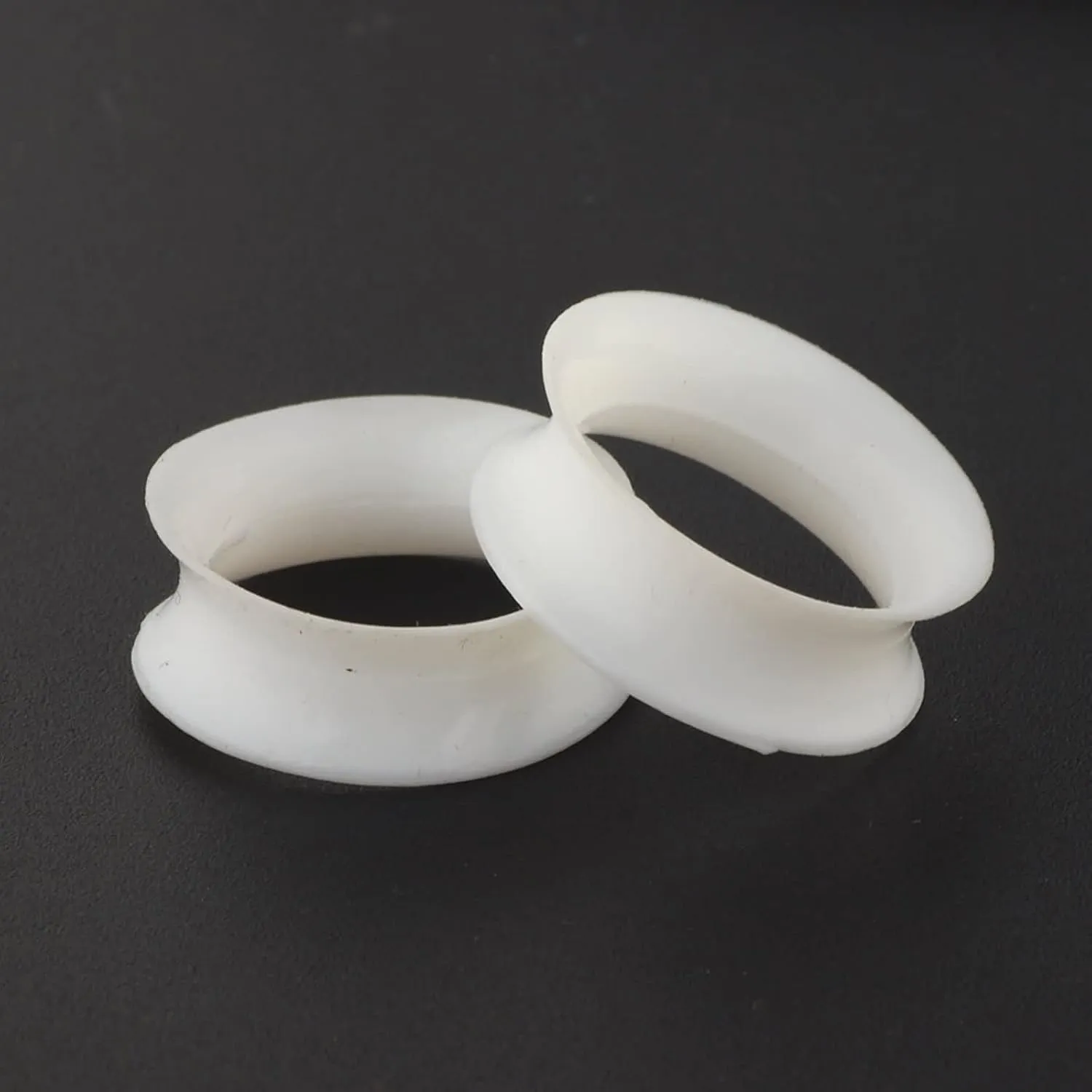 Plugs Gauges Elegant, Gauges for Ears Silicone Body Piercing Jewelry Tunnels Hoop Gift for Mens Womens