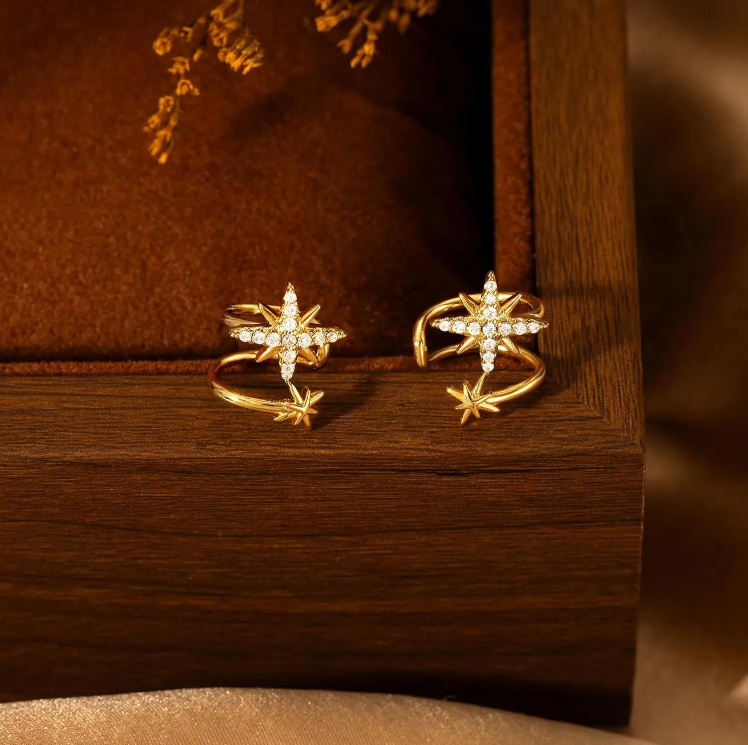 Star Ear Cuff Earrings for Women, Dainty Gold/Sliver Ear Cuffs Non Piercing Tiny Cartilage Cuff Earring Boho Trendy Northstar Starburst Ear Cuff Set Jewelry Gift for Women