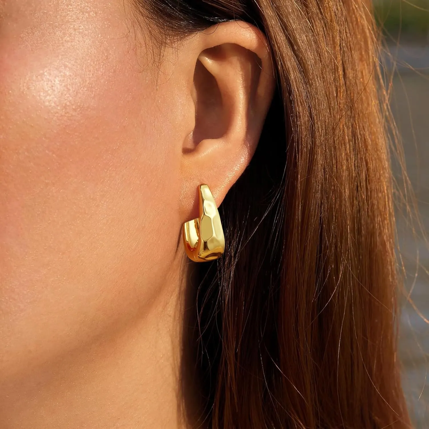 Sterling Silver Hoop Earrings for Women Small Chunky Silver and 14K Gold Plated Earrings for Women Trendy Hoop Earrings Silver Hypoallergenic Oval Earrings Thick Huggie Hoops Earring for Jewelry Gifts