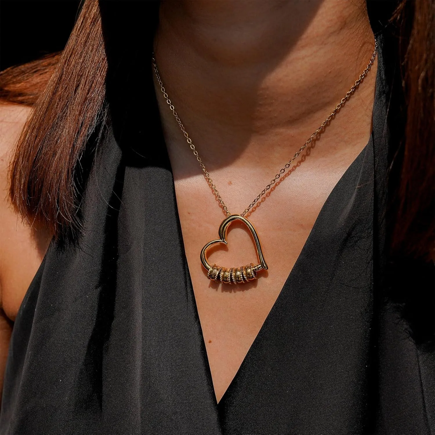 To My Mom Necklace -Family's Love Engraved 1-7 Name Pendant with LED Gift Box, Customized Necklaces for Women,Personalized Heart Custom Name Gift for Mother's Day