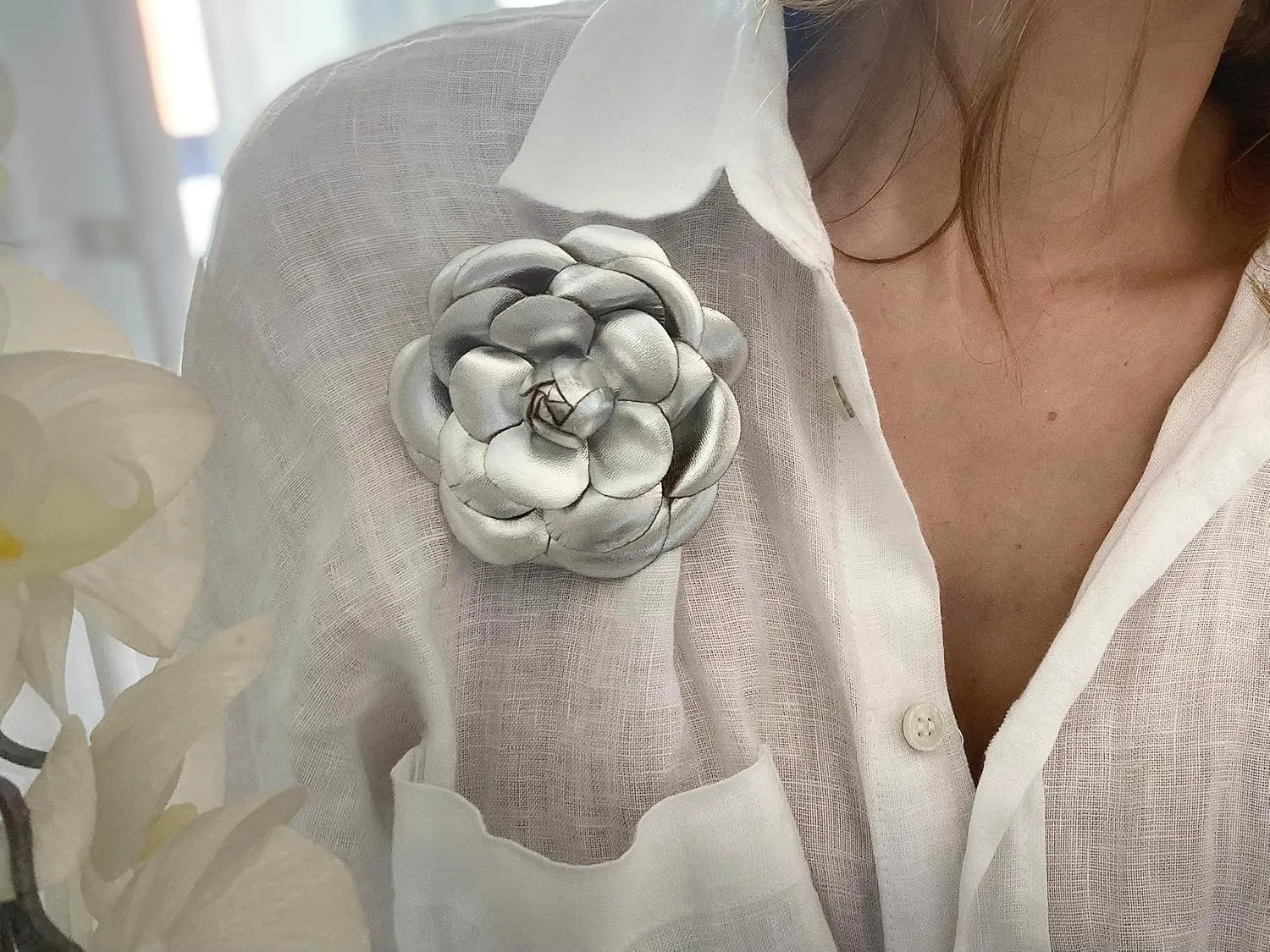 Vintage Style Elegant Camellia Fabric Flower Brooch Pin Scarf Bridal Dress Wedding Accessories Jewelry Gift