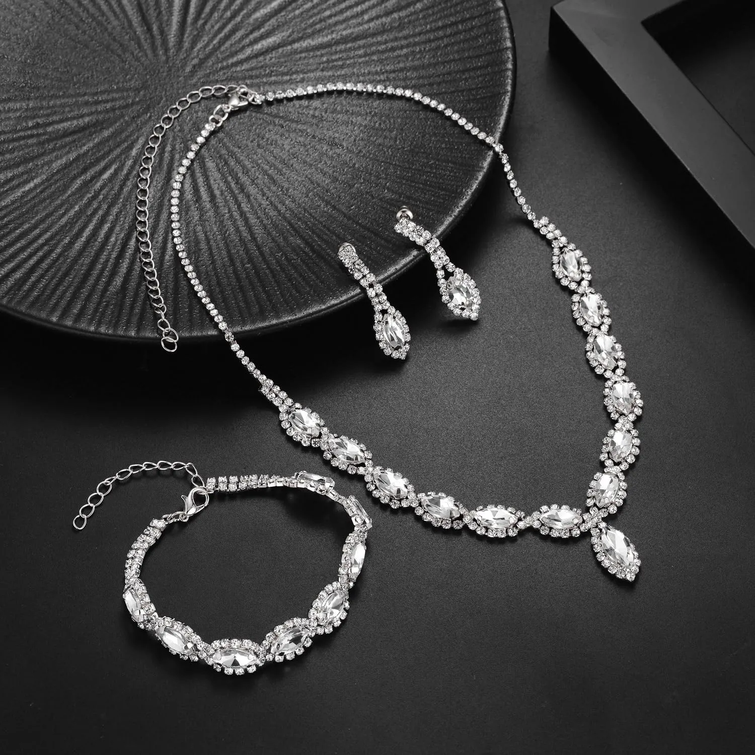Wedding Jewelry Sets for Brides Rhinestone Jewelry Set for Women Silver Bridesmaid Jewelry Set Silver Prom Jewelry Crystal Rhinestone Necklace for Women Bride Necklace for Wedding Day